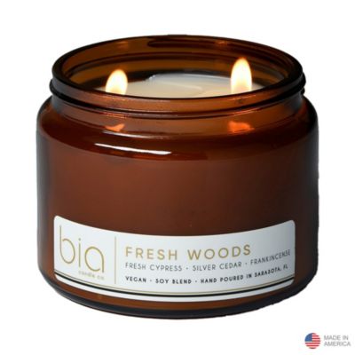 Bia Candle Co. Grande Candle Fresh Woods - 15 oz. - Chase Business Banking - Spanish