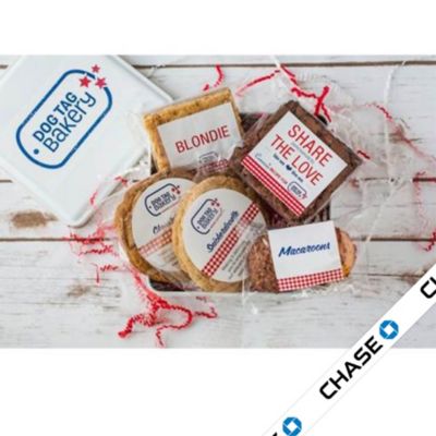 Dog Tag Bakery Favorites Gift Tin - Chase Commercial Banking - Spanish